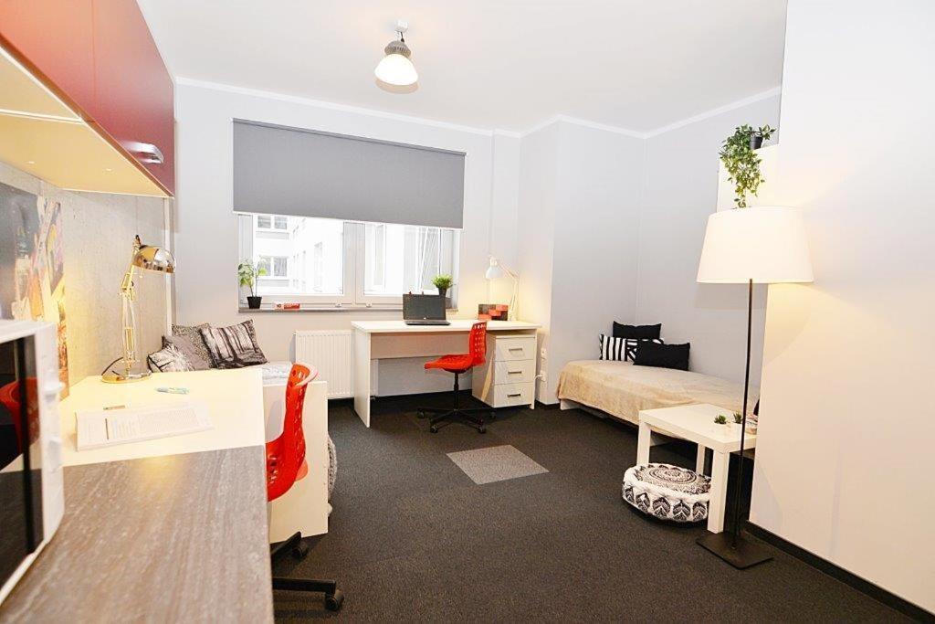 Chillout Dorm Lodz Aparthotel Exterior photo