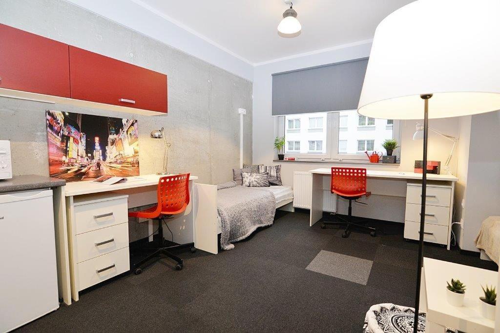 Chillout Dorm Lodz Aparthotel Exterior photo