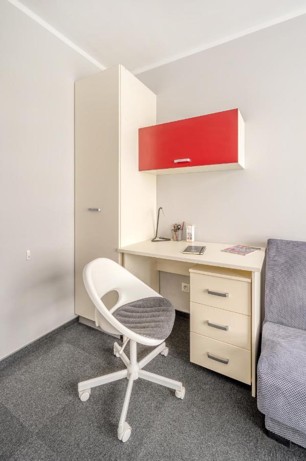 Chillout Dorm Lodz Aparthotel Exterior photo