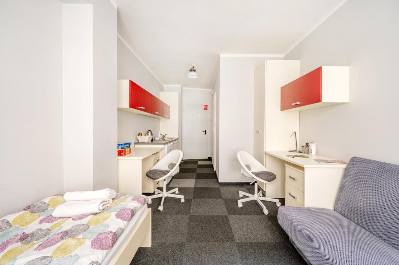 Chillout Dorm Lodz Aparthotel Exterior photo